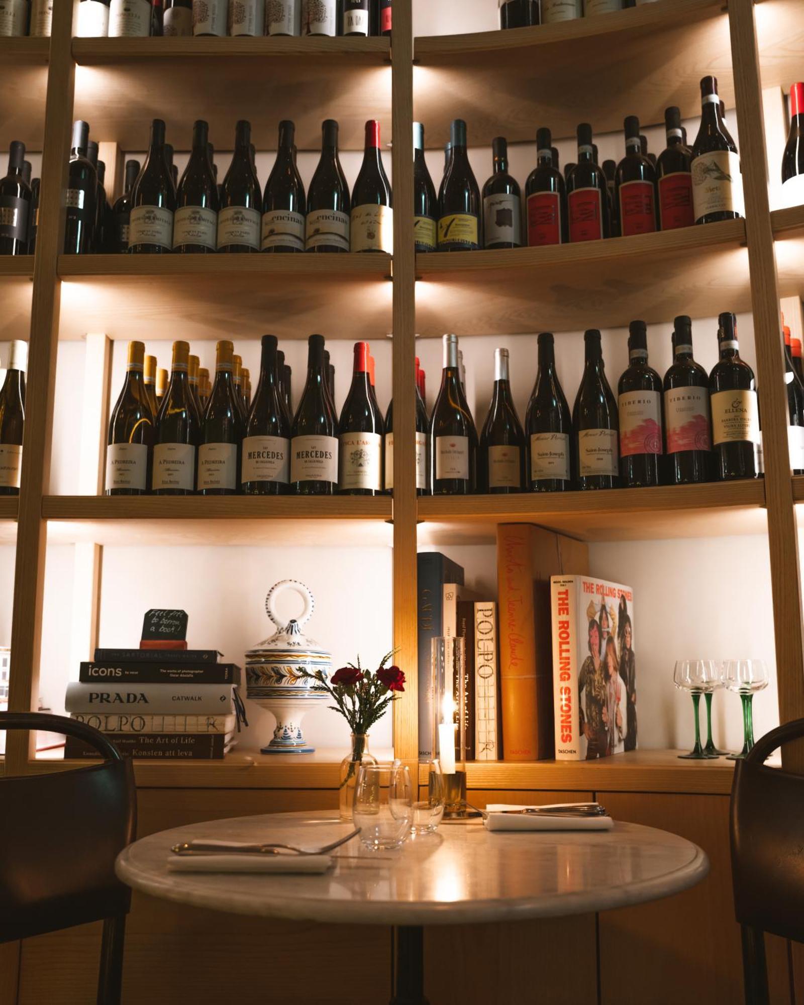 Villa Dagmar Stockholm Exteriér fotografie A wine bar in Paris